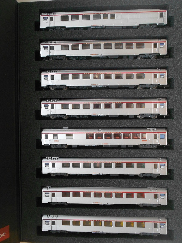SNCF COFFRET DE Quatre Voitures Est Roco Ref 44012 EUR 150,00 - FR